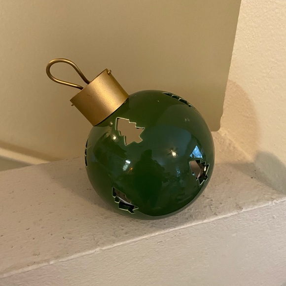 Elements Festive Ornament Tea Light Set with Gold Tray. New in Box. - Picture 4 of 5